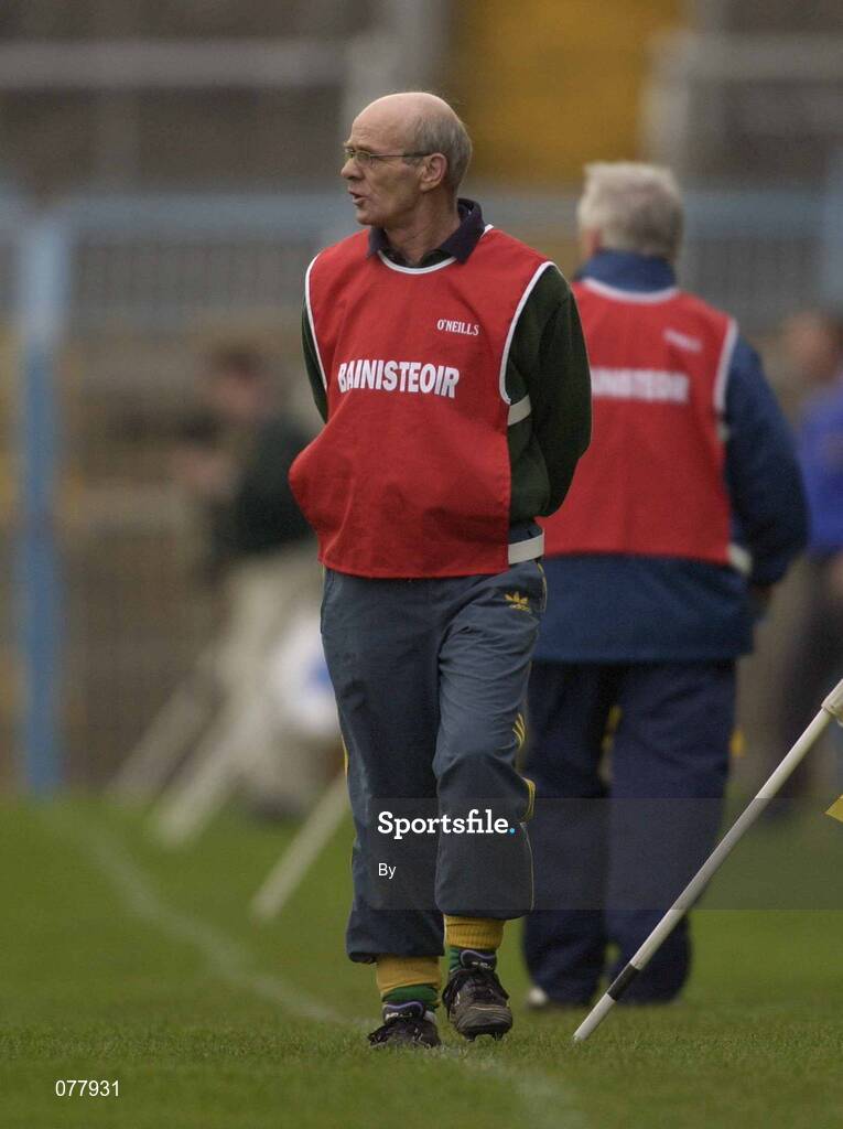 11 November 2001; Bertie Sherlock, Toomevara trainer. Hurling. Picture credit; Brendan Moran / SPORTSFILE *EDI*