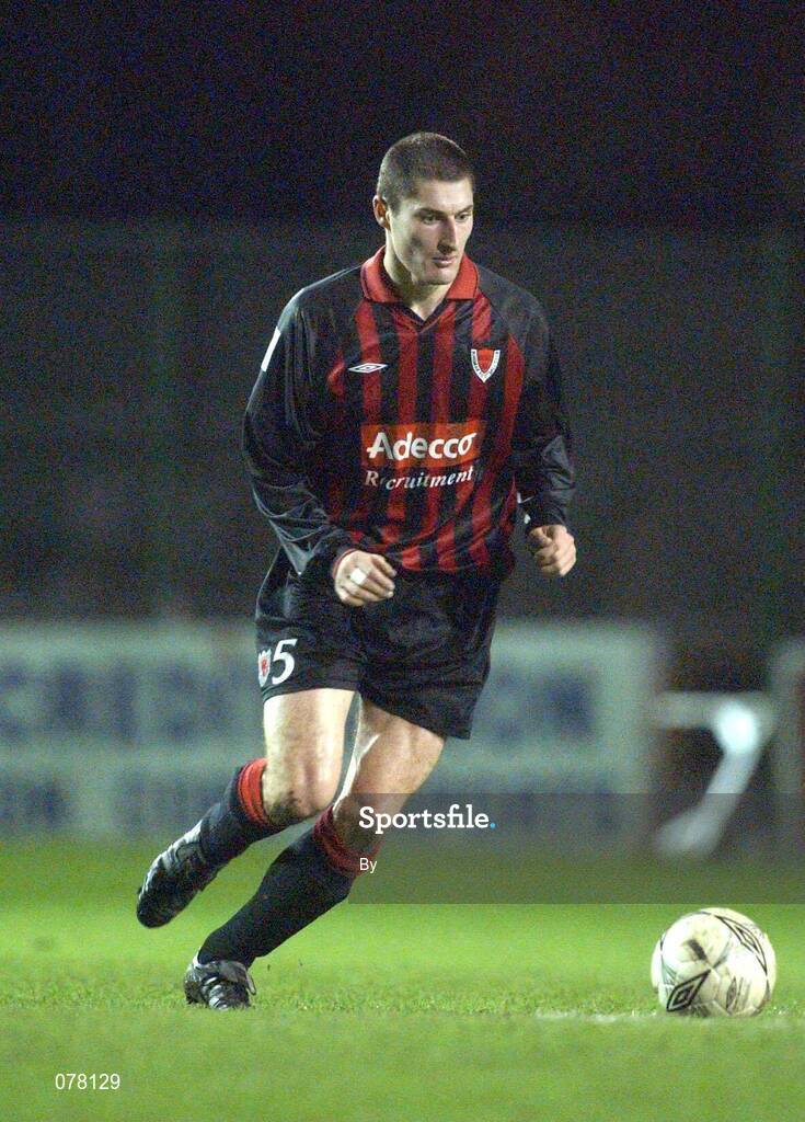 30 November 2001; Colin Hawkins, Bohemians. Soccer. Picture credit; David Maher / SPORTSFILE *EDI*