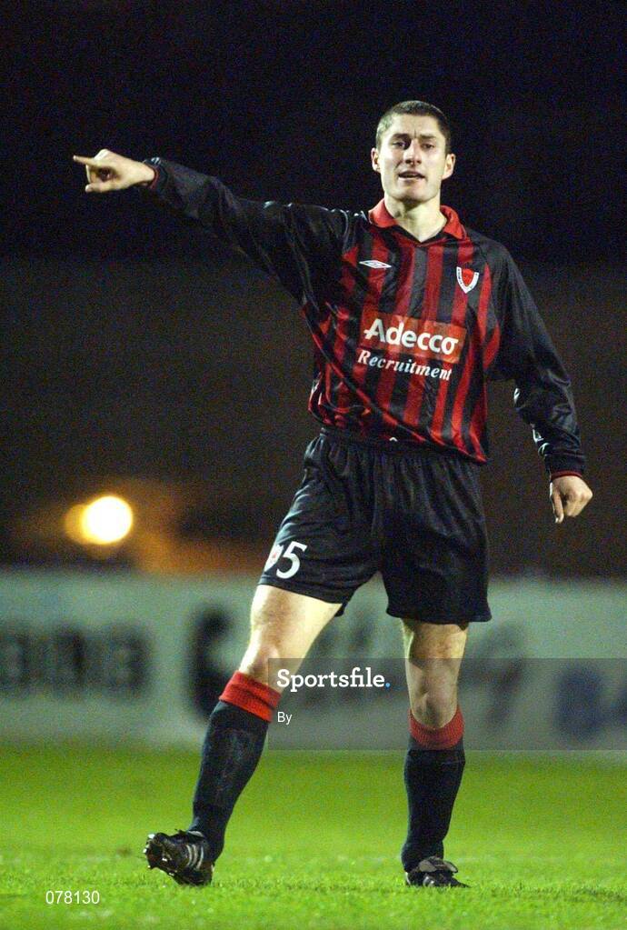 30 November 2001; Colin Hawkins, Bohemians. Soccer. Picture credit; David Maher / SPORTSFILE *EDI*
