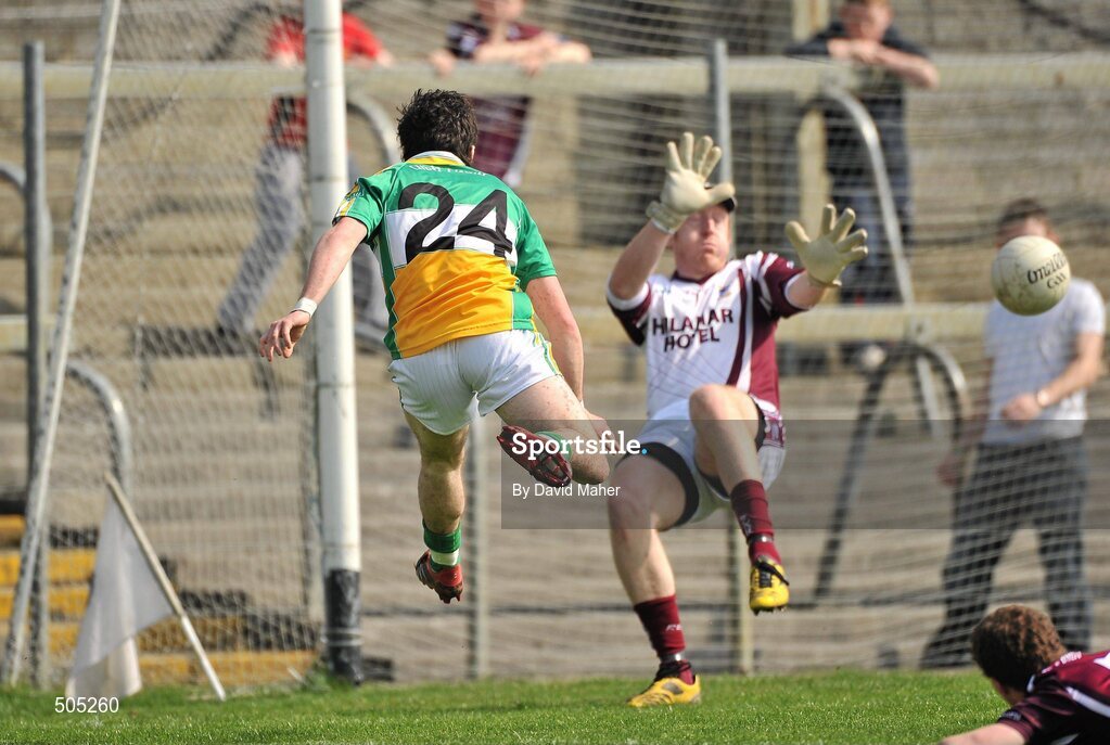 10 April 2011; Bernard Allen, Offaly beats Westmeath goalkeeper Gary Connaughton to score his side's first goal. Allianz Football League, Division 2, Round 7, Westmeath v Offaly, Cusack Park, Mullingar, Co. Westmeath. Picture credit: David Maher / SPORTSFILE