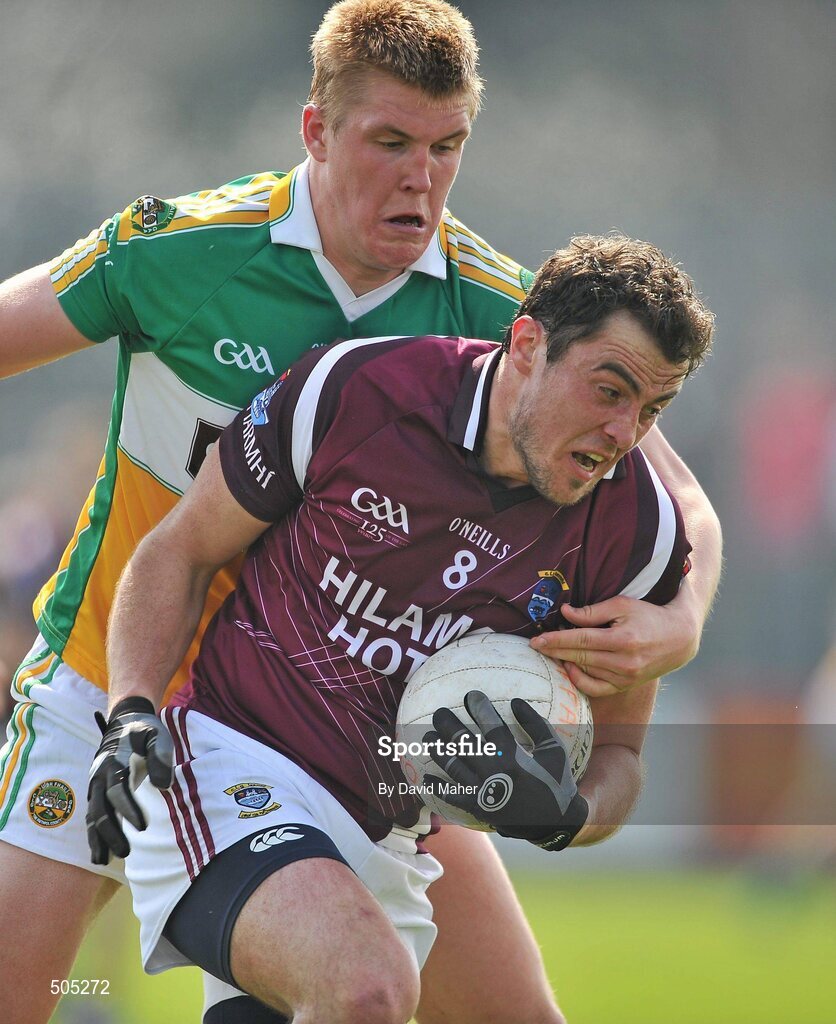 10 April 2011; Brendan Murtagh, Westmeath, in action against Brian Connor, Offaly. Allianz Football League, Division 2, Round 7, Westmeath v Offaly, Cusack Park, Mullingar, Co. Westmeath. Picture credit: David Maher / SPORTSFILE