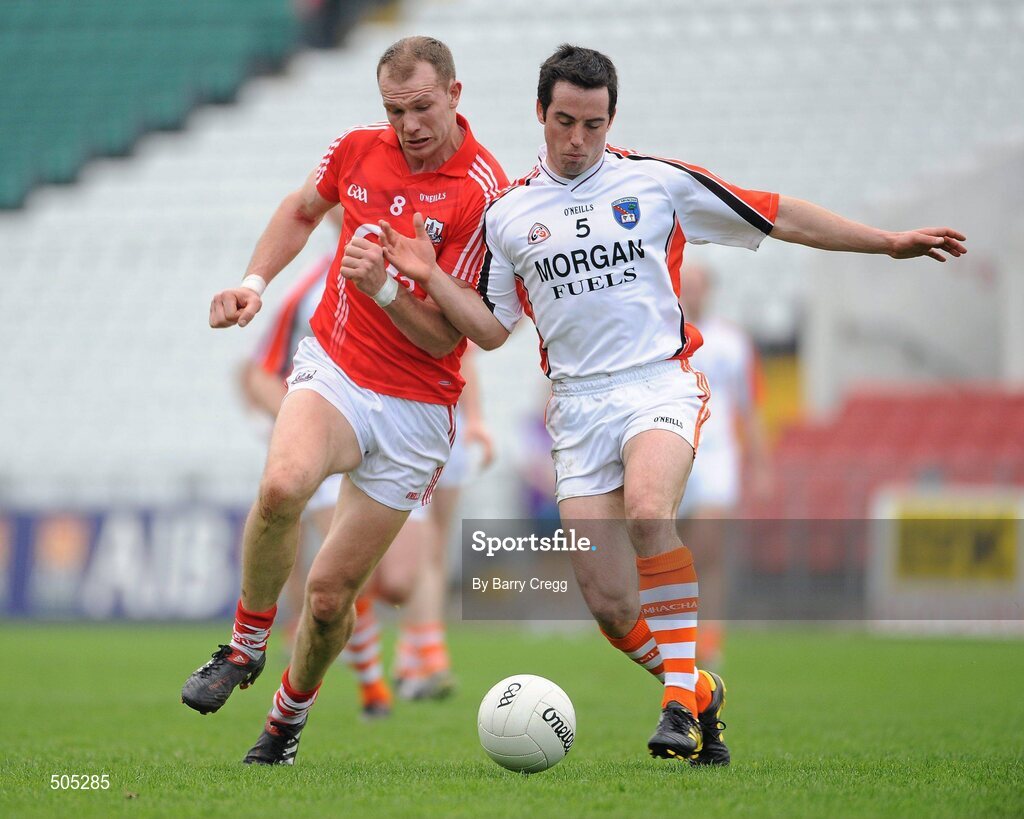 10 April 2011; Alan O'Connor, Cork, in action against Aaron Kernan, Armagh. Allianz Football League, Division 1, Round 7, Cork v Armagh, Pairc Ui Chaoimh, Cork. Picture credit: Barry Cregg / SPORTSFILE