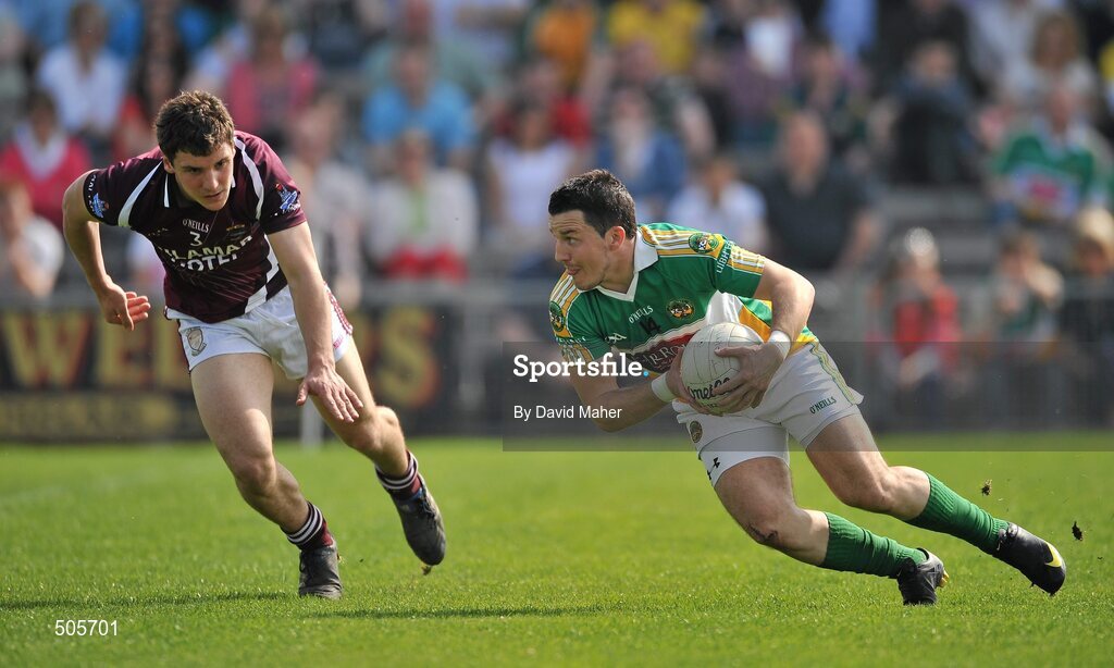 10 April 2011; John Reynolds, Offaly in action against Kieran Gavin, Westmeath. Allianz Football League, Division 2, Round 7, Westmeath v Offaly, Cusack Park, Mullingar, Co. Westmeath. Picture credit: David Maher / SPORTSFILE