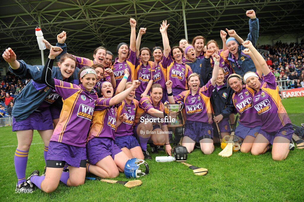 17 April 2011; The Wexford team celebrate victory. Irish Daily Star Camogie League, Division 1, Final, Galway v Wexford, Semple Stadium, Thurles, Co. Tipperary. Picture credit: Brian Lawless / SPORTSFILE
