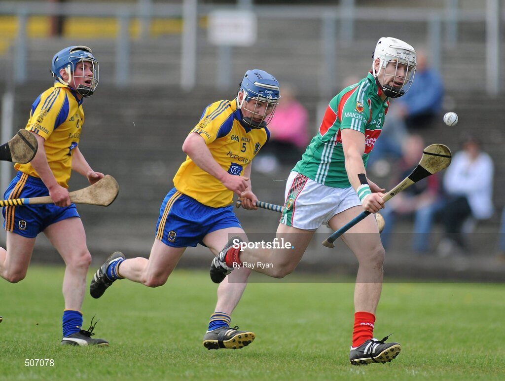 17 April 2011; Eoghan Madigan, Mayo, in action against Alan Moore, Roscommon. Allianz GAA Hurling Division 3B Final, Mayo v Roscommon, Carrick-on-Shannon, Leitrim. Picture credit: Ray Ryan / SPORTSFILE