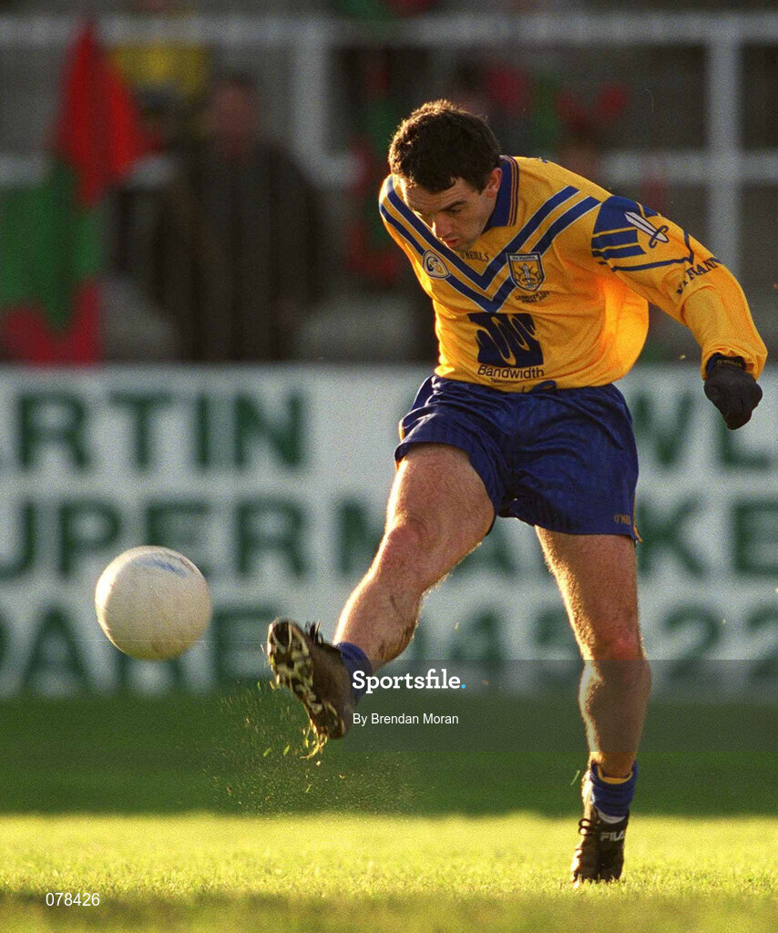 16 December 2001; Pat McGeeney of Na Fianna during the AIB Leinster Senior Club Football Championship Final match between Na Fianna and Rathnew at St Conleth's Park in Newbridge, Kildare. Photo by Brendan Moran/Sportsfile