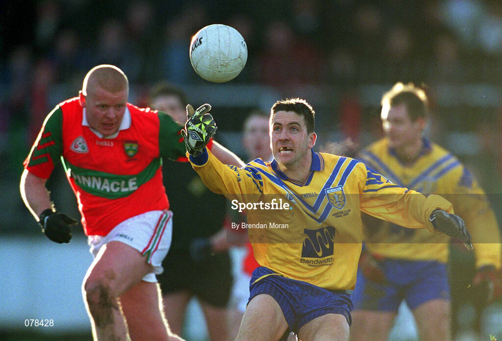 16 December 2001; Senan Connell of Na Fianna in action against Declan Byrne of Rathnew during the AIB Leinster Senior Club Football Championship Final match between Na Fianna and Rathnew at St Conleth's Park in Newbridge, Kildare. Photo by Brendan Moran/Sportsfile