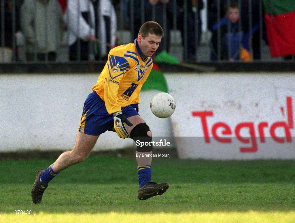 16 December 2001; Dessie Farrell of Na Fianna during the AIB Leinster Senior Club Football Championship Final match between Na Fianna and Rathnew at St Conleth's Park in Newbridge, Kildare. Photo by Brendan Moran/Sportsfile