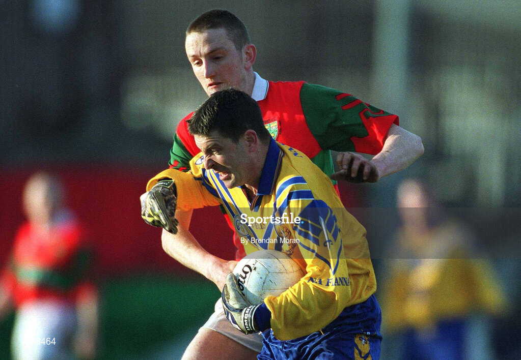 16 December 2001; Senan Connell of Na Fianna in action against Richard Dignam of Rathnew during the AIB Leinster Senior Club Football Championship Final match between Na Fianna and Rathnew at St Conleth's Park in Newbridge, Kildare. Photo by Brendan Moran/Sportsfile
