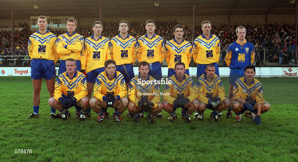 16 December 2001; The Na Fianna football team prior to the AIB Leinster Senior Club Football Championship Final match between Na Fianna and Rathnew at St Conleth's Park in Newbridge, Kildare. Photo by Brendan Moran/Sportsfile
