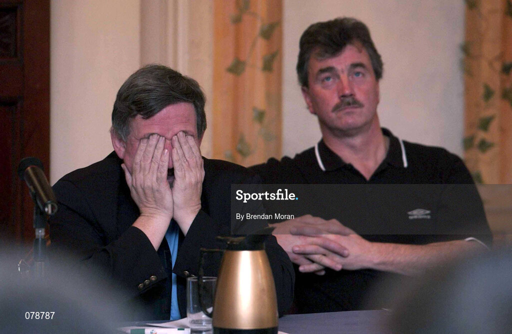 4 December 2001; Shelbourne Secretary Ollie Byrne, left, and Shamrock Rovers manager Damien Richardson during a National League United Forum at Wynne's Hotel in Dublin. Photo by Brendan Moran/Sportsfile