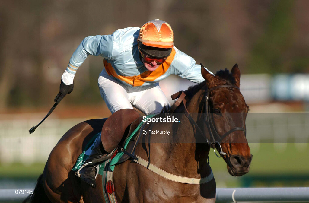 29 December 2001; Beausheram, with Kieran Kelly up during the Farming Independent Beginners Steeplechase on Day Four of the Leopardstown Christmas Festival at Leopardstown Racecourse in Dublin. Photo by Pat Murphy/Sportsfile