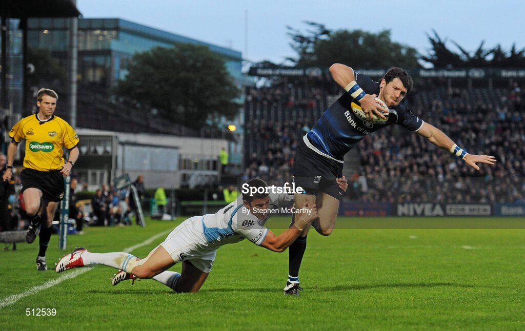 6 May 2011; Shane Horgan, Leinster, goes over for his side's first try despite the attempts of DTH Van Der Merwe, Glasgow Warriors. Celtic League, Leinster v Glasgow Warriors, RDS, Ballsbridge, Dublin. Picture credit: Stephen McCarthy / SPORTSFILE