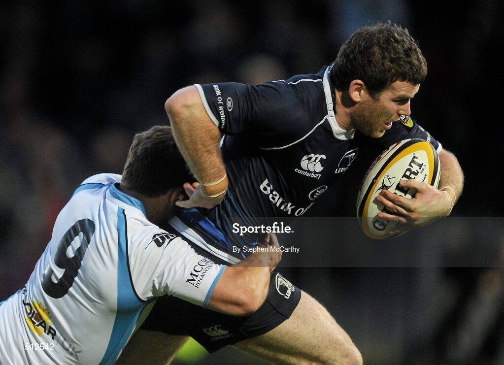 6 May 2011; Gordon D'Arcy, Leinster, on his way to scoring his side's second try despite Chris Cusiter, Glasgow Warriors. Celtic League, Leinster v Glasgow Warriors, RDS, Ballsbridge, Dublin. Picture credit: Stephen McCarthy / SPORTSFILE