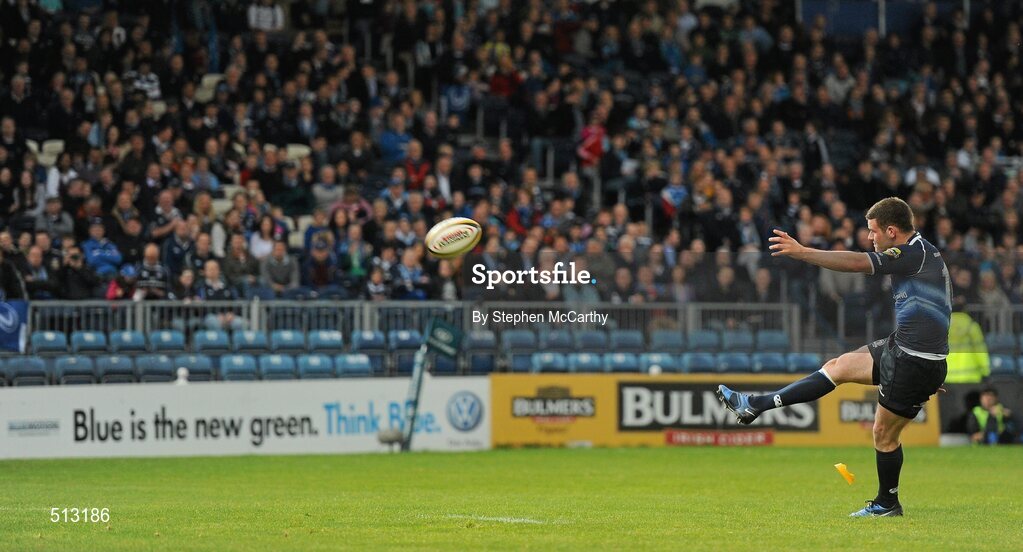 6 May 2011; Fergus McFadden, Leinster, kicks a first half penalty. Celtic League, Leinster v Glasgow Warriors, RDS, Ballsbridge, Dublin. Picture credit: Stephen McCarthy / SPORTSFILE