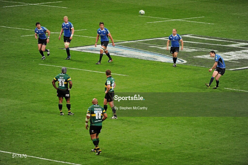 21 May 2011; Jonathan Sexton, Leinster, kicks a first half penalty. Heineken Cup Final, Leinster v Northampton Saints, Millennium Stadium, Cardiff, Wales. Picture credit: Stephen McCarthy / SPORTSFILE