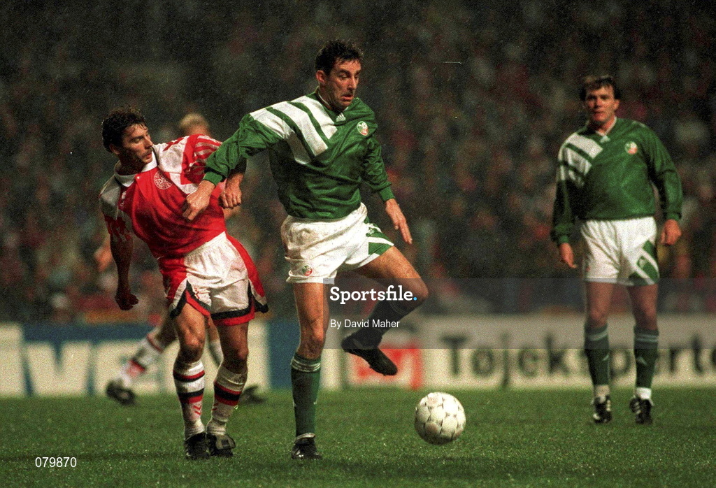 14 October 1992; John Aldridge of Republic of Ireland during the FIFA World Cup Group 3 match between Denmark and Republic of Ireland at Parken Stadium in Copenhagen, Denmark. Photo by David Maher/Sportsfile