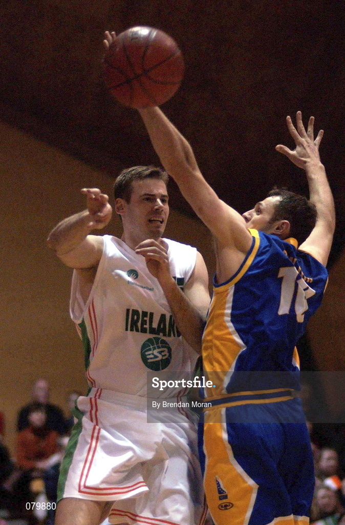 26 January 2002; Glenn Sekunda of Ireland in action against Domagoj Pinjuh of Bosnia during the European Championship semi-final match between Ireland and Bosnia at the ESB Arena in Tallaght, Dublin. Photo by Brendan Moran/Sportsfile