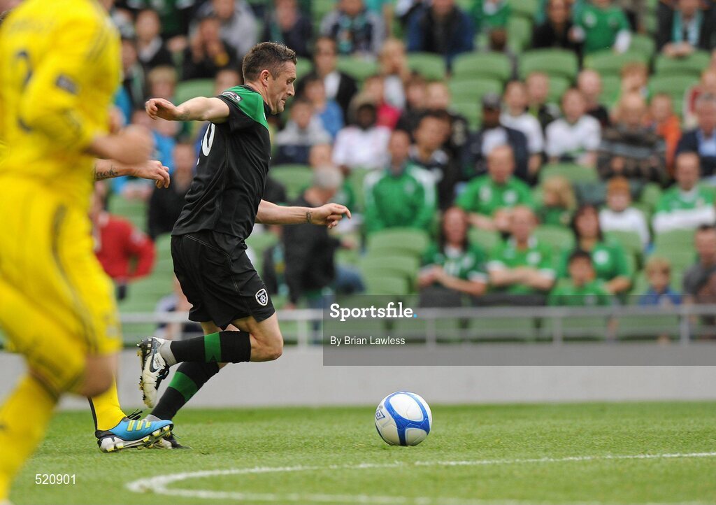 29 May 2011; Robbie Keane, Republic of Ireland, shoots to score his side's first goal. The goal was also his 49th international goal which puts him level with Sir Bobby Charlton for most International goals scored. Carling Four Nations Tournament, Republic of Ireland v Scotland, Aviva Stadium, Lansdowne Road, Dublin. Picture credit: Brian Lawless / SPORTSFILE