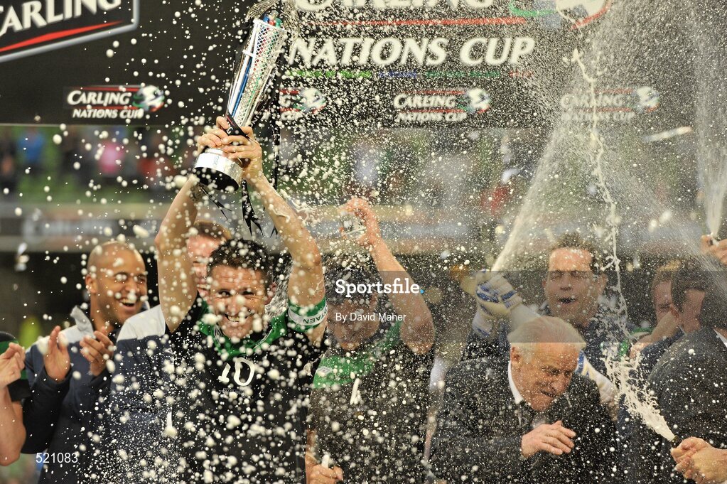 29 May 2011; Republic of Ireland captain Robbie Keane lifts the Carling Four Nations trophy alongside manager Giovanni Trapattomi and his team-mates. Carling Four Nations Tournament, Republic of Ireland v Scotland, Aviva Stadium, Lansdowne Road, Dublin. Picture credit: David Maher / SPORTSFILE