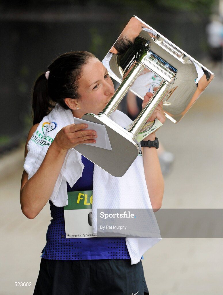 6 June 2011; Donegal's Catriona Jennings kisses the trophy after winning the 2011 Flora Womens Mini Marathon. 2011 Flora Womens Mini Marathon, Dublin City. Picture credit: Pat Murphy / SPORTSFILE