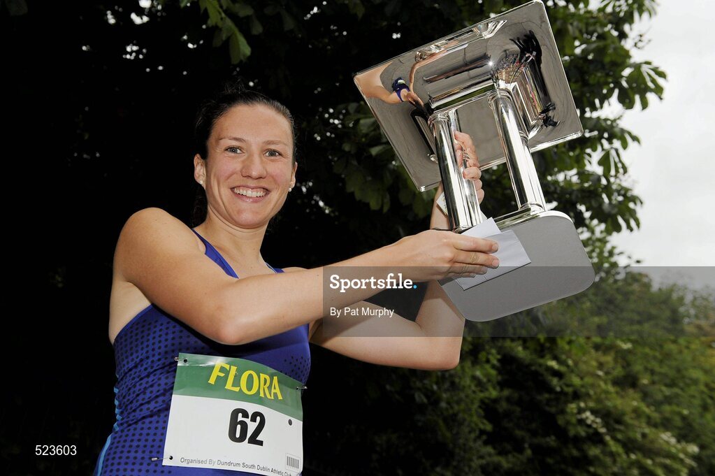 6 June 2011; Donegal's Catriona Jennings lifts the trophy after winning the 2011 Flora Womens Mini Marathon. 2011 Flora Womens Mini Marathon, Dublin City. Picture credit: Pat Murphy / SPORTSFILE