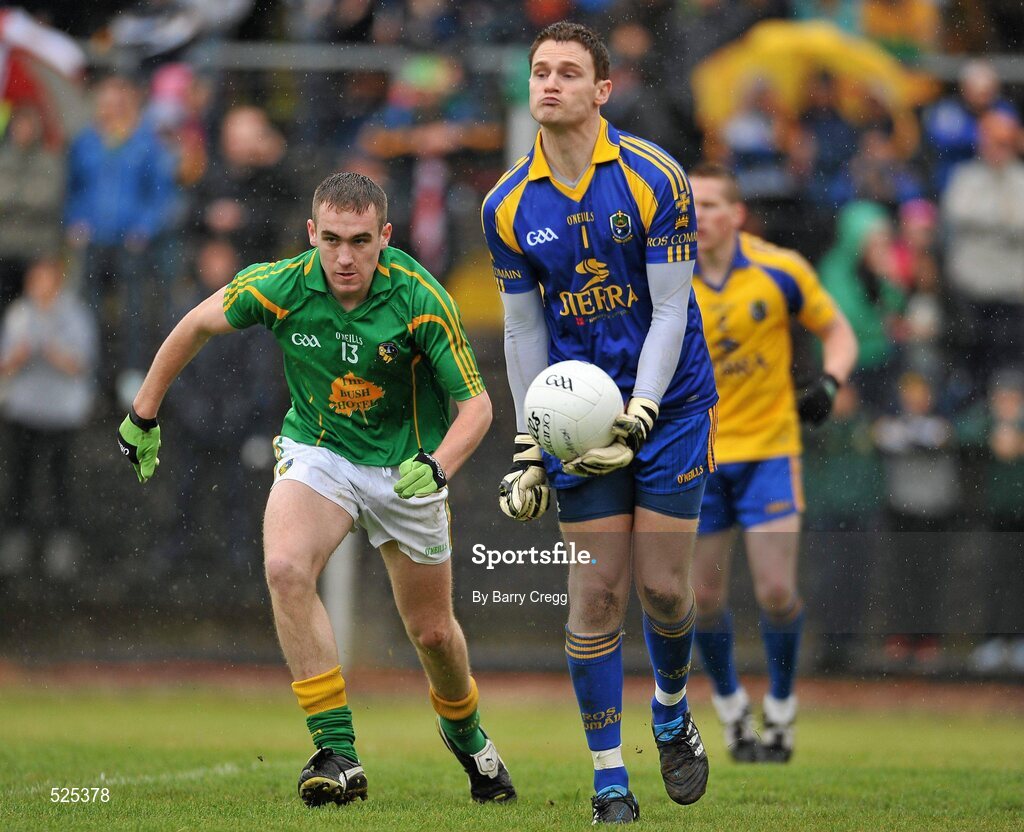 12 June 2011; Geoffrey Claffey, Roscommon, in action against Adrian Croal, Leitrim. Connacht GAA Football Senior Championship Semi-Final, Leitrim v Roscommon, Páirc Seán Mac Diarmada, Carrick-on-Shannon, Co. Leitrim. Picture credit: Barry Cregg / SPORTSFILE