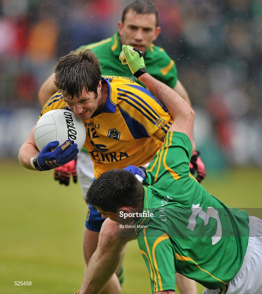 12 June 2011; Cathal Cregg, Roscommon, in action against Ronan Gallagher, Leitrim. Connacht GAA Football Senior Championship Semi-Final, Leitrim v Roscommon, Páirc Seán Mac Diarmada, Carrick-on-Shannon, Co. Leitrim. Picture credit: David Maher / SPORTSFILE