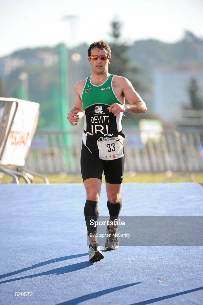 25 June 2011; Ireland's Conor Devitt, from Glasnevin, Dublin, on his way to 12th position in the 25-29 Male Age Group Sprint event, in a time of 01:16:39, at the 2011 Pontevedra ETU Triathlon European Championships. Pontevedra, Spain. Picture credit: Stephen McCarthy / SPORTSFILE