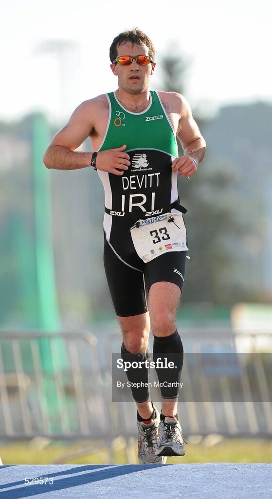 25 June 2011; Ireland's Conor Devitt, from Glasnevin, Dublin, on his way to 12th position in the 25-29 Male Age Group Sprint event, in a time of 01:16:39, at the 2011 Pontevedra ETU Triathlon European Championships. Pontevedra, Spain. Picture credit: Stephen McCarthy / SPORTSFILE