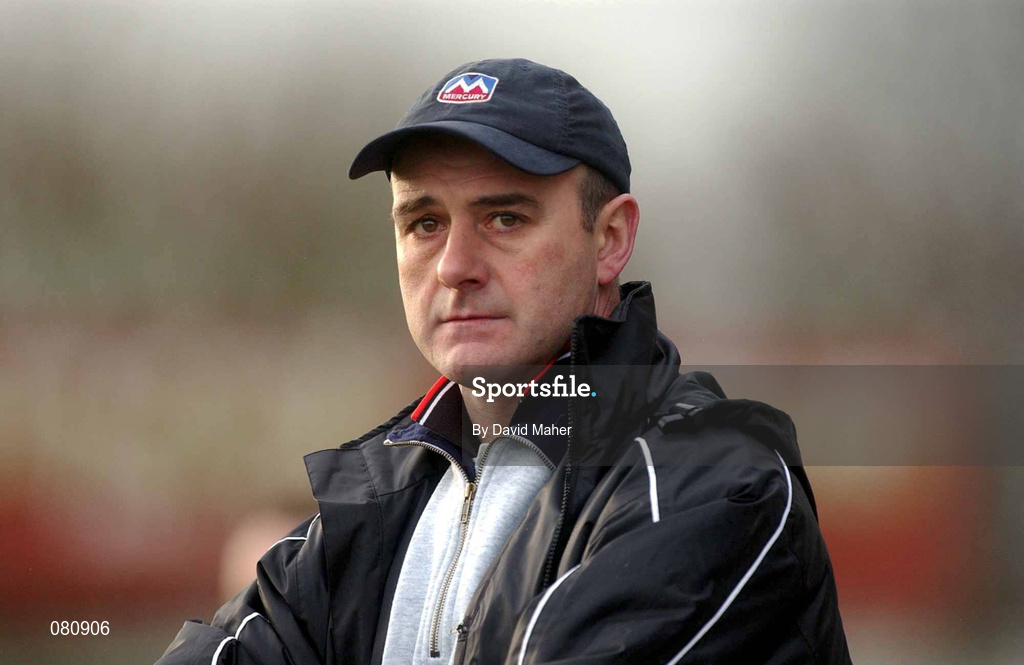 27 January 2002; Dundalk manager Martin Murray during the eircom League Premier Division match between Dundalk and Shelbourne at Oriel Park in Dundalk, Louth. Photo by David Maher/Sportsfile