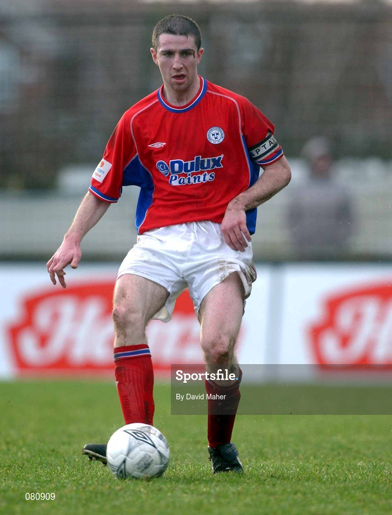 27 January 2002; Owen Heary of Shelbourne during the eircom League Premier Division match between Dundalk and Shelbourne at Oriel Park in Dundalk, Louth. Photo by David Maher/Sportsfile