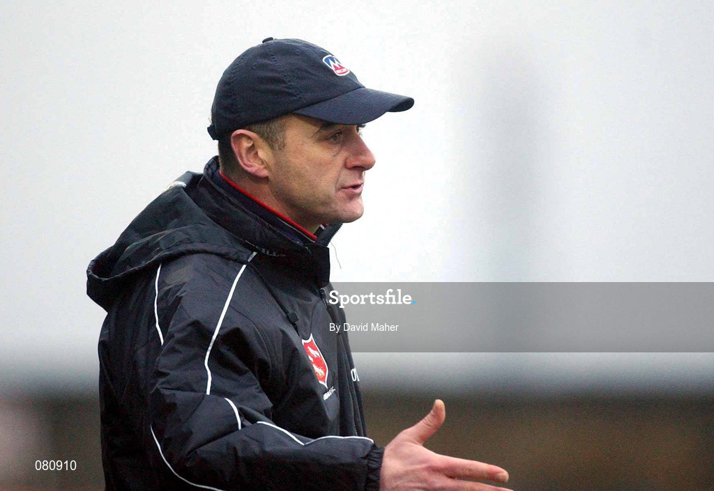 27 January 2002; Dundalk manager Martin Murray during the eircom League Premier Division match between Dundalk and Shelbourne at Oriel Park in Dundalk, Louth. Photo by David Maher/Sportsfile