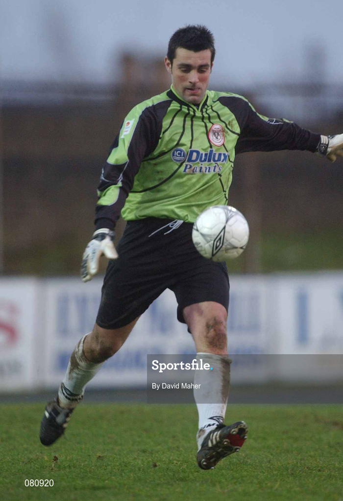 27 January 2002; Steve Williams of Shelbourne during the eircom League Premier Division match between Dundalk and Shelbourne at Oriel Park in Dundalk, Louth. Photo by David Maher/Sportsfile