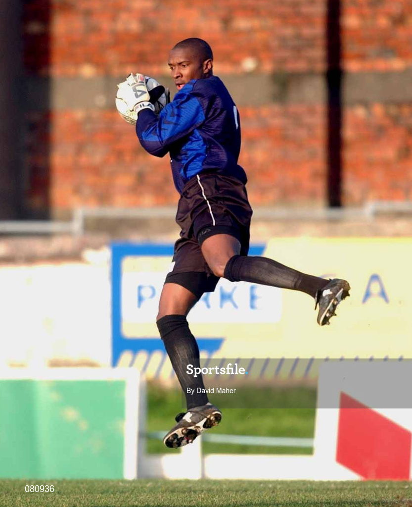 20 January 2002; Russell Payne of Derry City during the FAI Carlsberg Cup match between Derry City and St Kevin's Boys at The Brandywell Stadium in Derry.