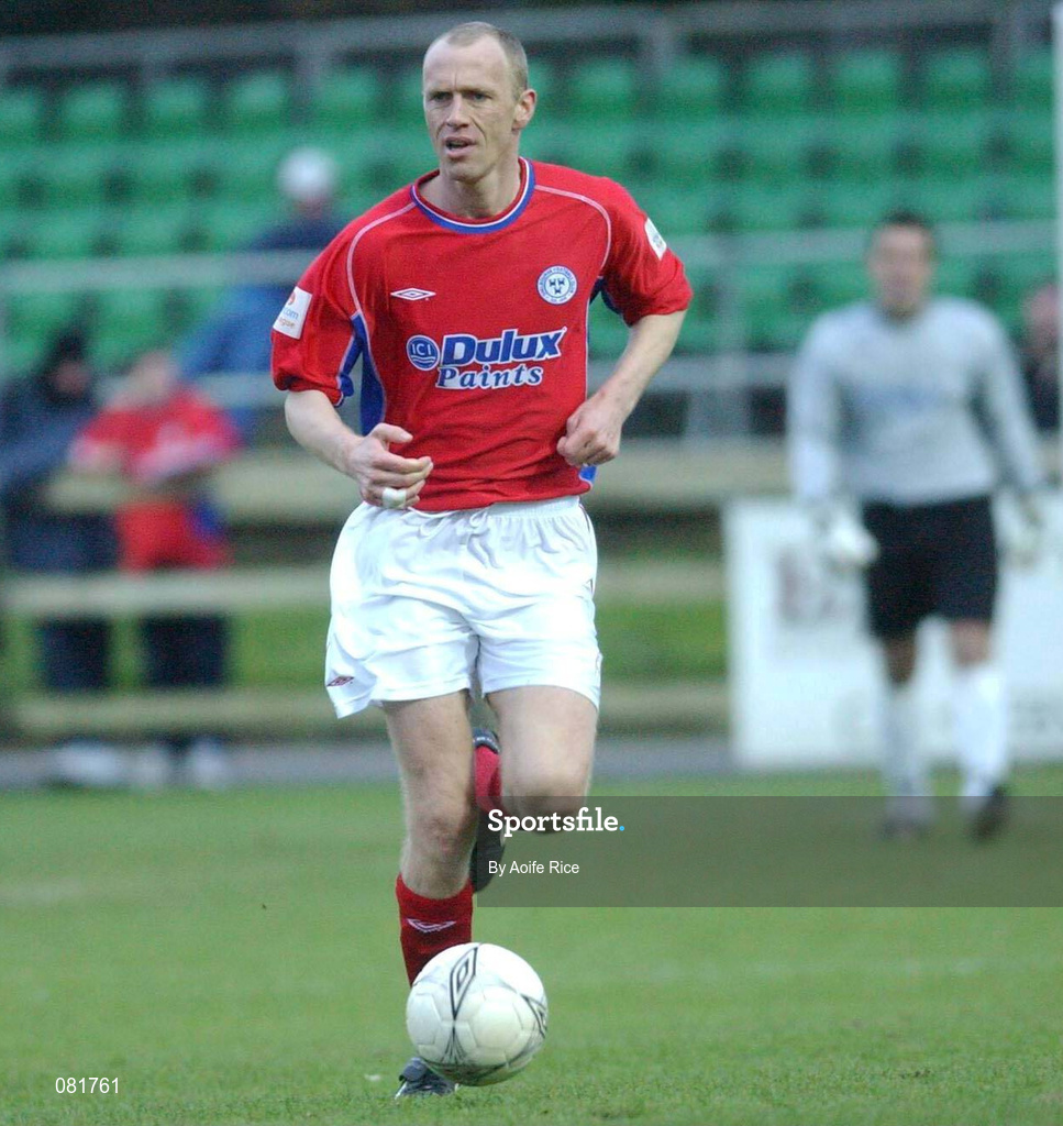 23 December 2001; Tony McCarthy of Shelbourne during the eircom League Premier Division match between UCD and Shelbourne at Belfield Park in Dublin. Photo by Aofie Rice/Sportsfile