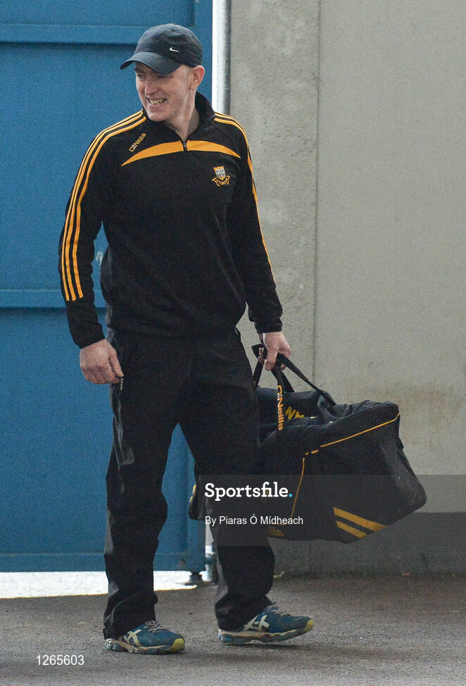 4 February 2017; Ballyea manager Robbie Hogan arrives prior to the AIB GAA Hurling All-Ireland Senior Club Championship Semi-Final match between St Thomas' and Ballyea at Semple Stadium in Thurles, Co Tipperary. Photo by Piaras Ó Mídheach/Sportsfile