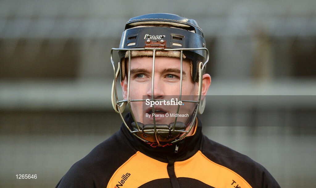 4 February 2017; Tony Kelly of Ballyea during the warm-up prior to the AIB GAA Hurling All-Ireland Senior Club Championship Semi-Final match between St Thomas' and Ballyea at Semple Stadium in Thurles, Co Tipperary. Photo by Piaras Ó Mídheach/Sportsfile