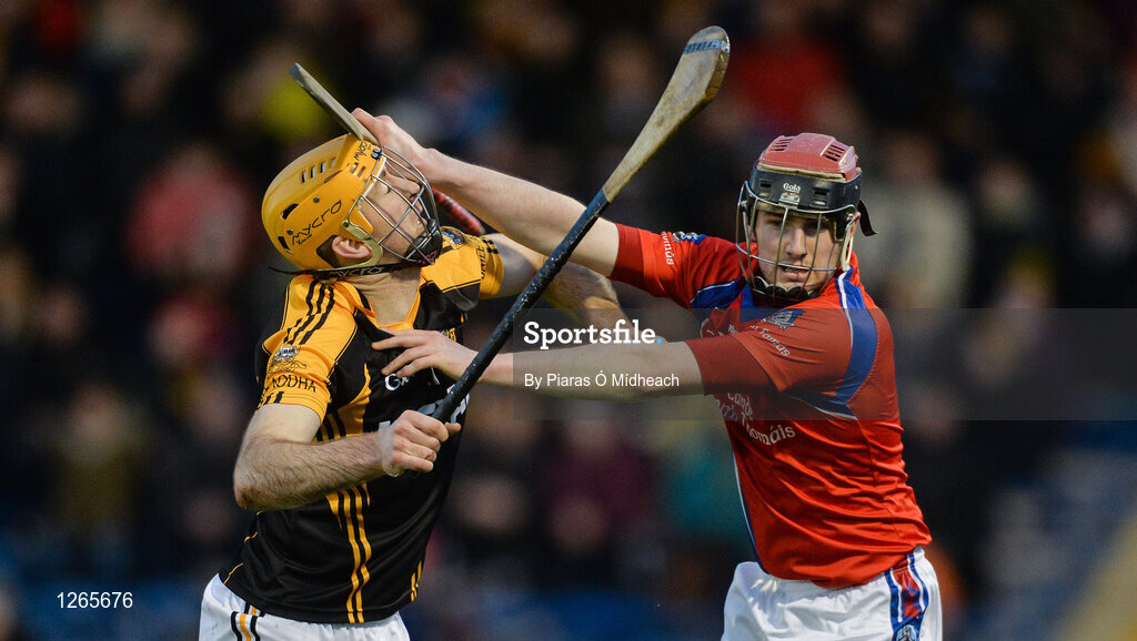 4 February 2017; Gary Brennan of Ballyea and Cathal Burke of St Thomas' tussle under the dropping ball during the AIB GAA Hurling All-Ireland Senior Club Championship Semi-Final match between St Thomas' and Ballyea at Semple Stadium in Thurles, Co Tipperary. Photo by Piaras Ó Mídheach/Sportsfile
