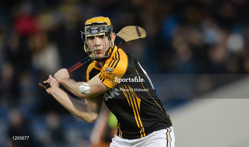 4 February 2017; Niall Deasy of Ballyea takes a free during the AIB GAA Hurling All-Ireland Senior Club Championship Semi-Final match between St Thomas' and Ballyea at Semple Stadium in Thurles, Co Tipperary. Photo by Piaras Ó Mídheach/Sportsfile