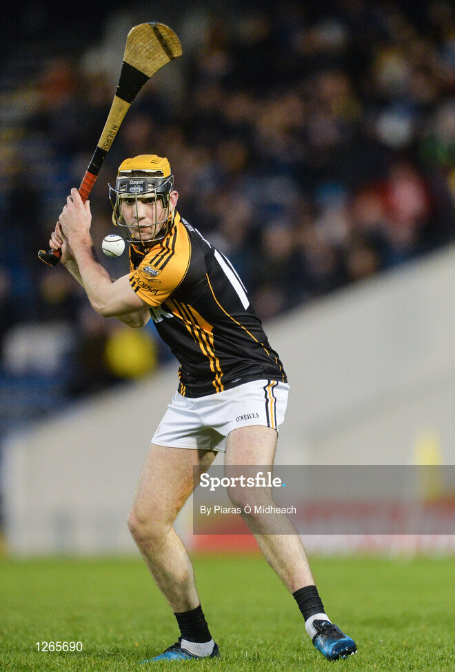 4 February 2017; Niall Deasy of Ballyea takes a free during the AIB GAA Hurling All-Ireland Senior Club Championship Semi-Final match between St Thomas' and Ballyea at Semple Stadium in Thurles, Co Tipperary. Photo by Piaras Ó Mídheach/Sportsfile