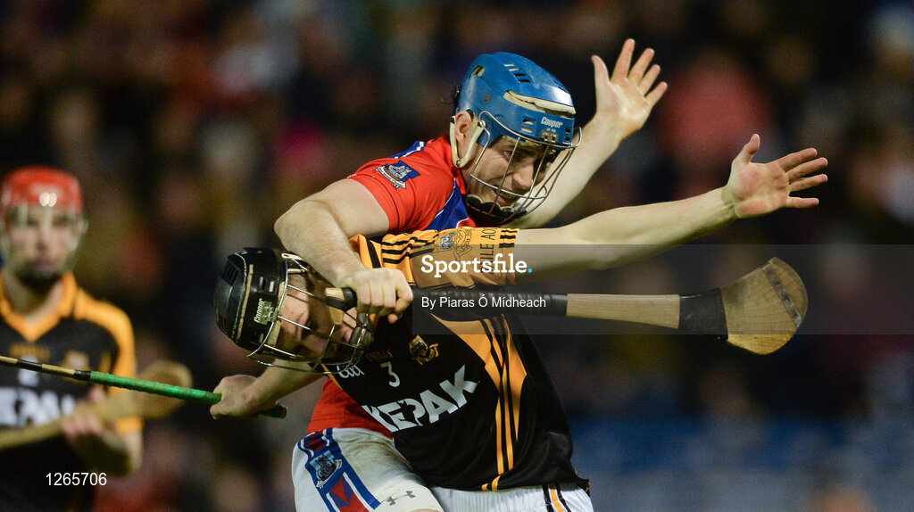 4 February 2017; Conor Cooney of of St Thomas' tangles with Jack Browne of Ballyea during the AIB GAA Hurling All-Ireland Senior Club Championship Semi-Final match between St Thomas' and Ballyea at Semple Stadium in Thurles, Co Tipperary. Photo by Piaras Ó Mídheach/Sportsfile