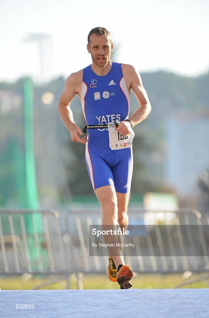 25 June 2011; Stewart Yates, Great Britain, in action during the Group Sprint event. 2011 Pontevedra ETU Triathlon European Championships. Pontevedra, Spain. Picture credit: Stephen McCarthy / SPORTSFILE