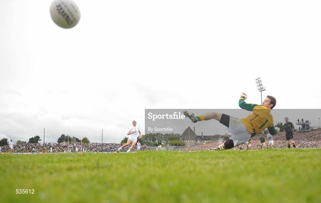 16 July 2011; John Doyle, Kildare, shoots to score his side's first goal from the penalty spot past Meath goalkeeper Brendan Murphy. GAA Football All-Ireland Senior Championship Qualifier, Round 3, Meath v Kildare, Pairc Tailteann, Navan, Co. Meath. Photo by Sportsfile