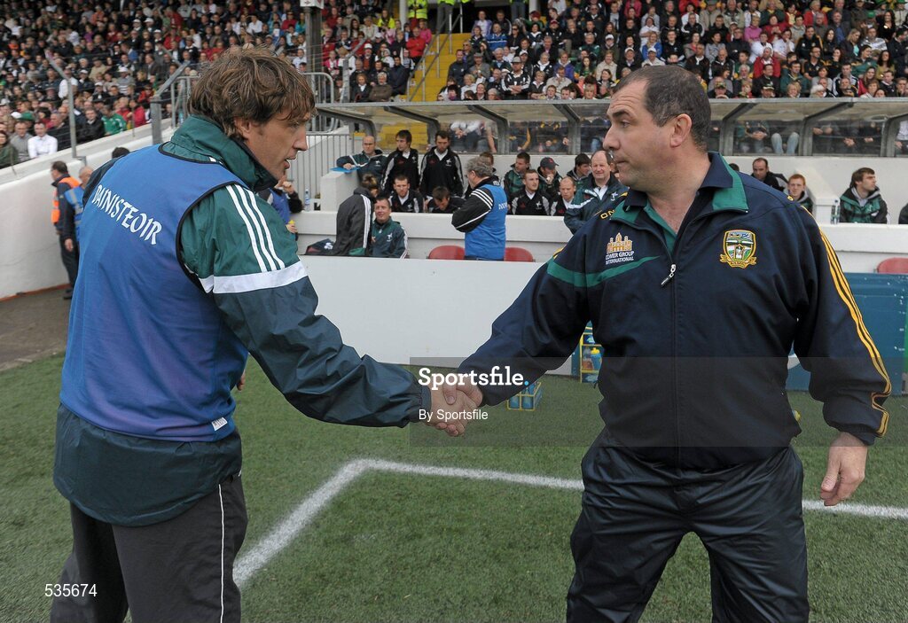 16 July 2011; Kildare manager Kieran McGeeney, left, shakes hands with Meath manager Seamus McEnaney before the game. GAA Football All-Ireland Senior Championship Qualifier, Round 3, Meath v Kildare, Pairc Tailteann, Navan, Co. Meath. Photo by Sportsfile