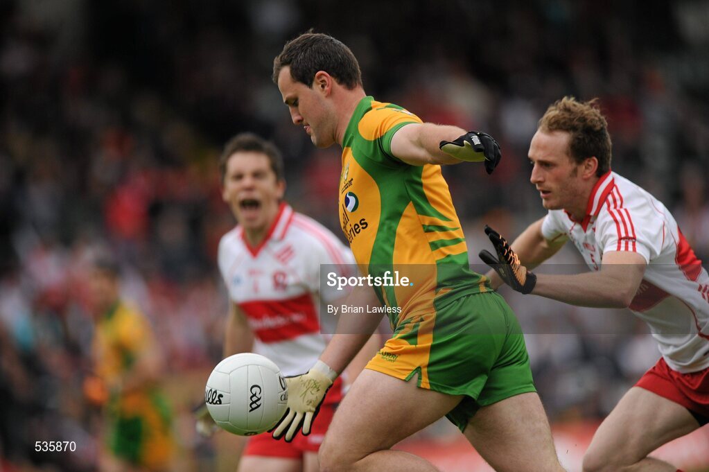17 July 2011; Michael Murphy, Donegal, in action against Ciaran Mullan, Derry. Ulster GAA Football Senior Championship Final, Derry v Donegal, St Tiernach's Park, Clones, Co. Monaghan. Picture credit: Brian Lawless / SPORTSFILE