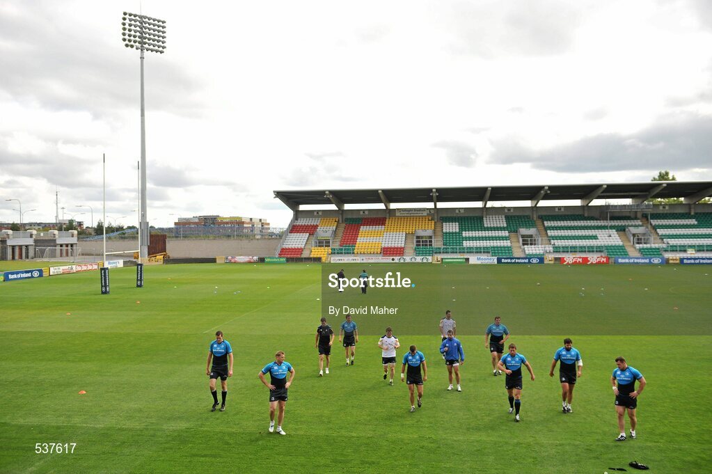 22 July 2011; General view of members of the Leinster team during an open training session ahead of the 2011/12 season. Tallaght Stadium, Tallaght, Dublin. Picture credit: David Maher / SPORTSFILE