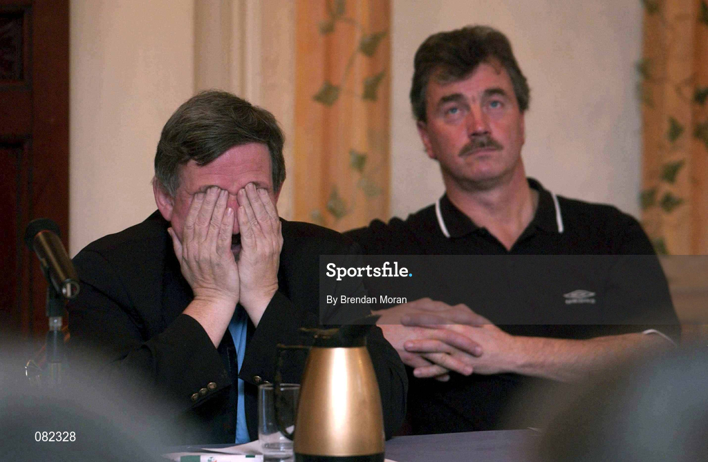 4 December 2001; Shelbourne Secretary Ollie Byrne, left, and Shamrock Rovers manager Damien Richardson during the National League United Forum at Wynne's Hotel in Dublin. Photo by Brendan Moran/Sportsfile