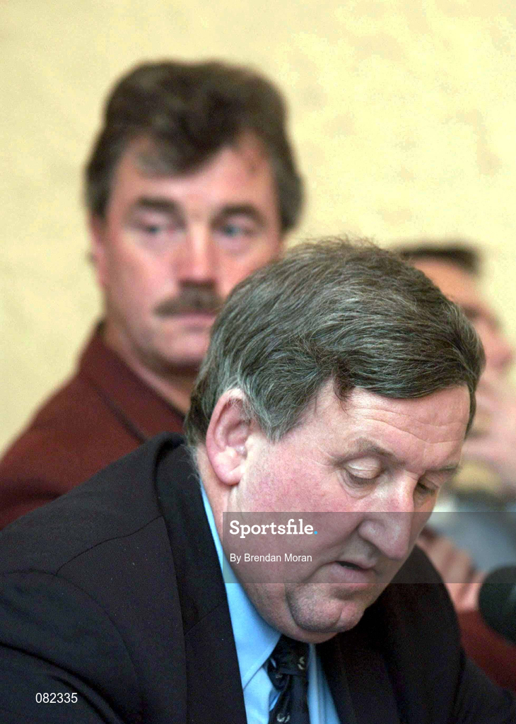 4 December 2001; Shelbourne secretary Ollie Byrne, right, and Shamrock Rovers manager Damien Richardson during the National League United Forum at Wynne's Hotel in Dublin. Photo by Brendan Moran/Sportsfile