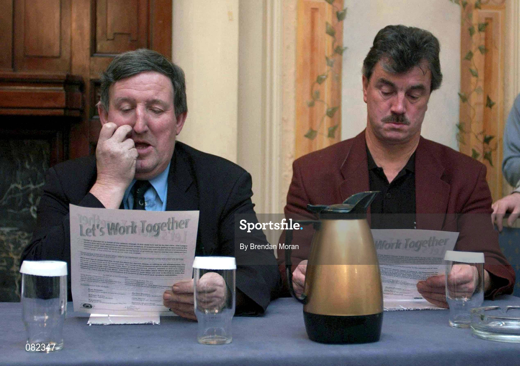 4 December 2001; Ollie Byrne, Shelbourne FC Secretary, left, and Shamrock Rovers manager Damien Richardson during the National League United Forum at Wynne's Hotel in Dublin. Photo by Brendan Moran/Sportsfile
